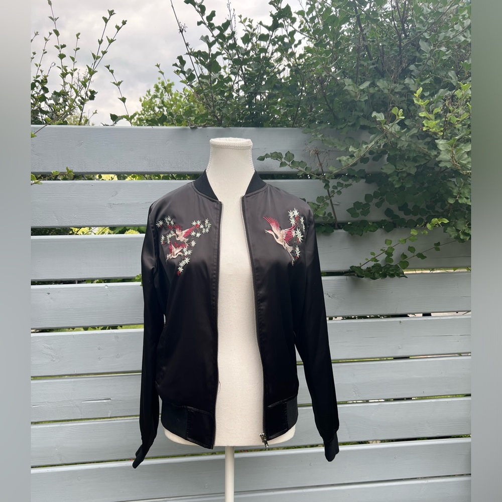 Bomber jacket with embroidered